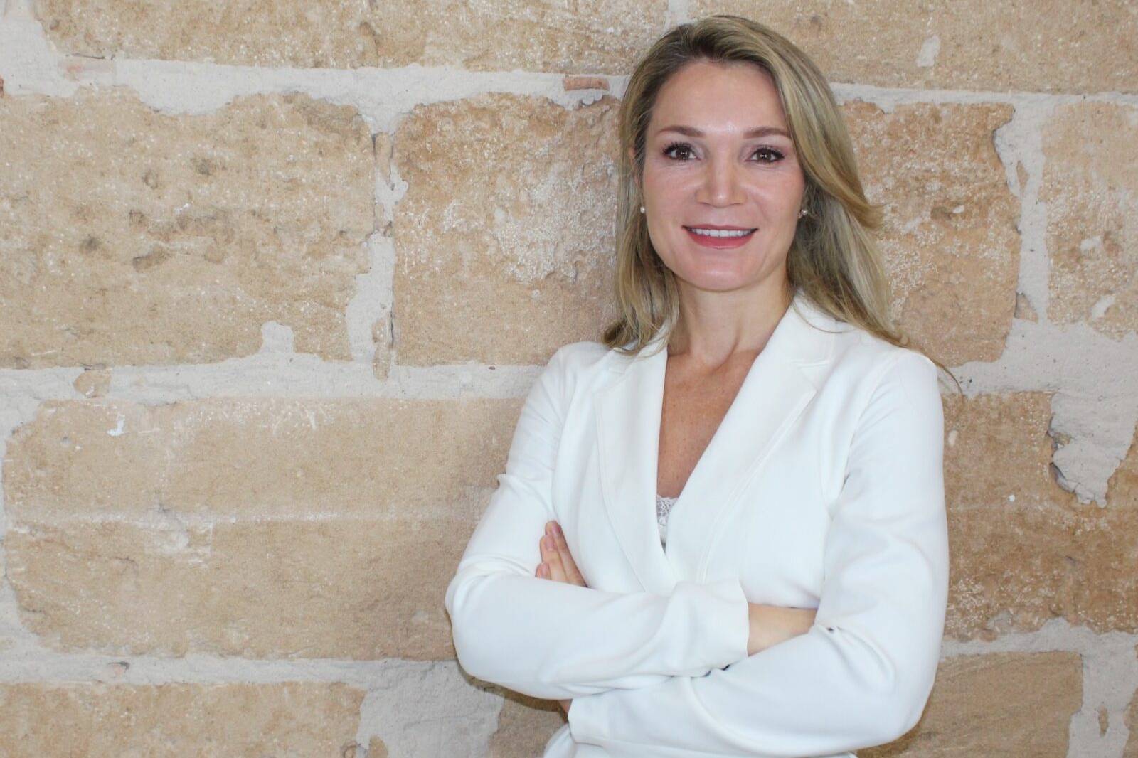 Specialist in Plastic and Aesthetic Surgery, Dr. Mara